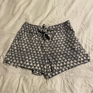 Ann Taylor Loft Sz 8 Tie Detail Shorts geometric grey summer breezy triangle